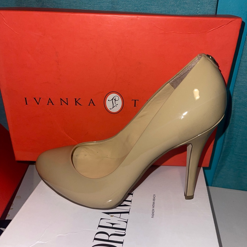 Ivanka Trump Tan Heels Classic Pointed Toe